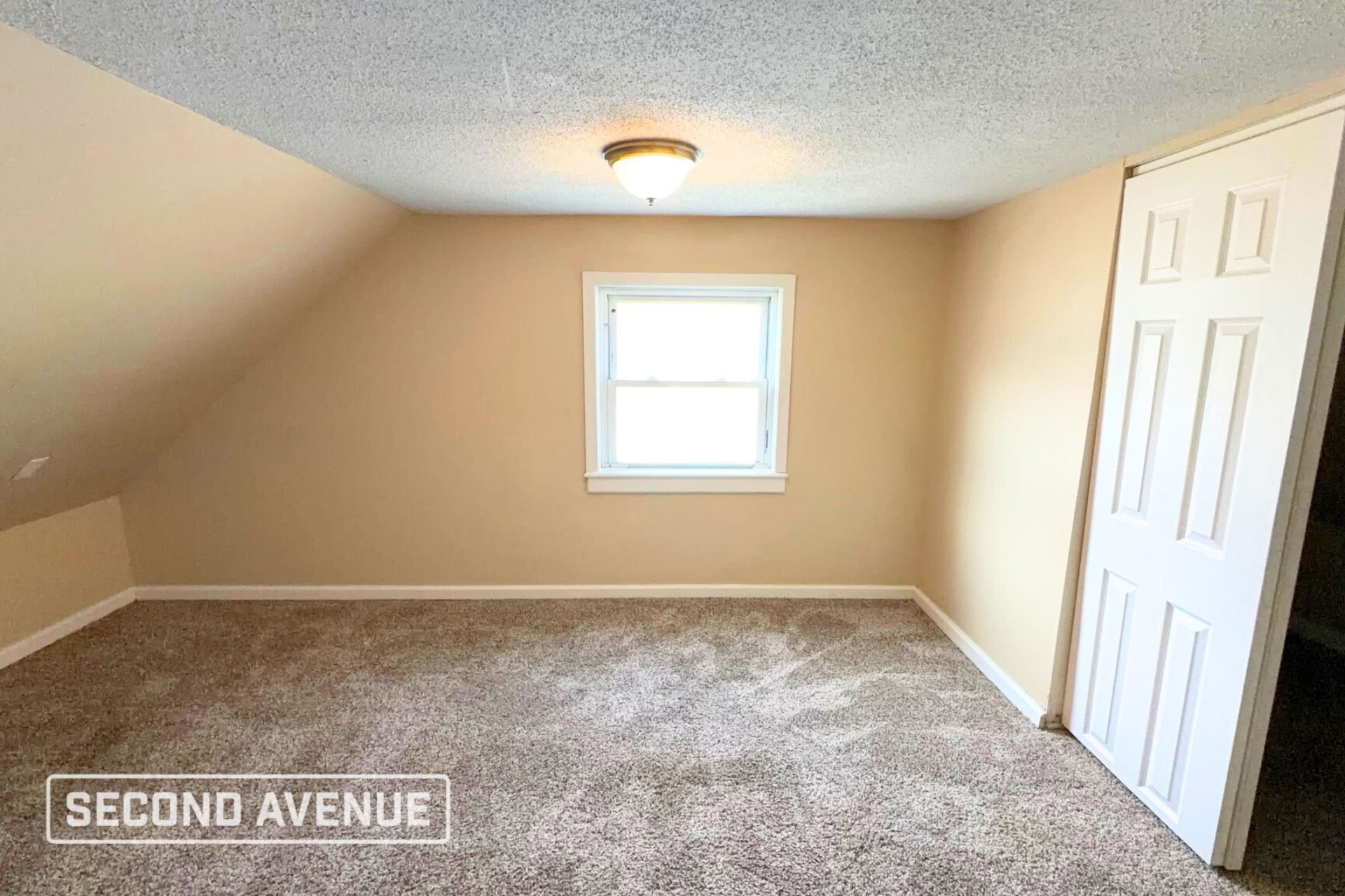 Building Photo - 3700 Coronado Dr