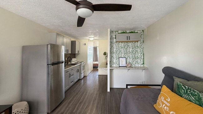 Building Photo - Ocean Front One Bedroom Condo Available at Makaha Beach Cabanas!