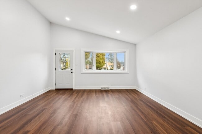 Building Photo - 26 N Craig Pl