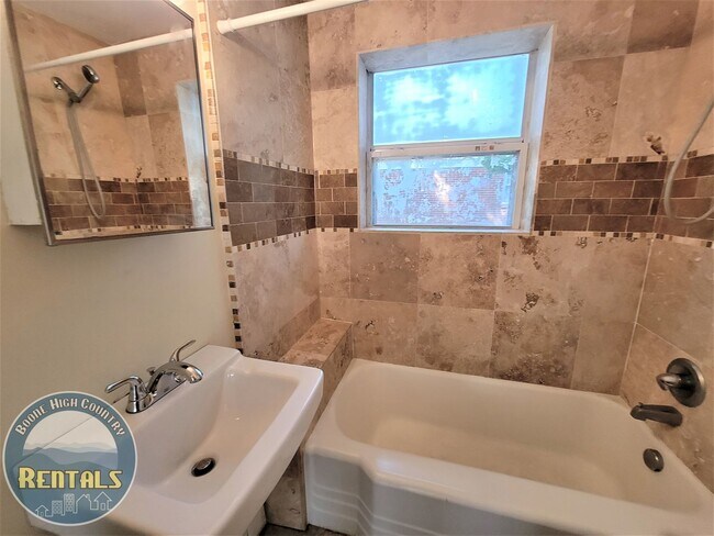 Building Photo - 229 Windy Dr