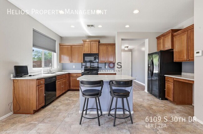 Building Photo - 6109 S 30th Dr