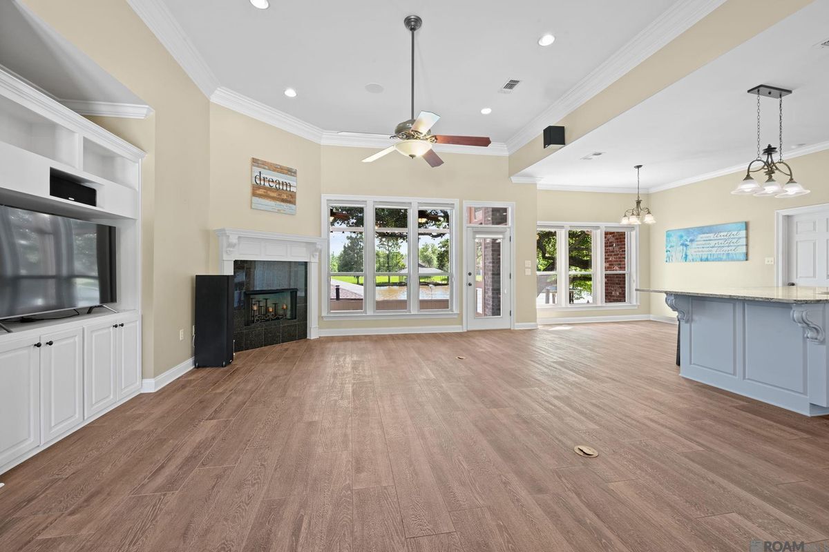 Building Photo - 12066 River Highlands Dr