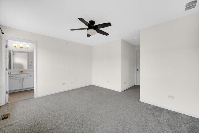 Building Photo - 4456 Monroe Ct