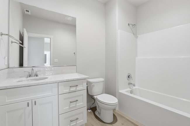 Building Photo - 609 Creative Way