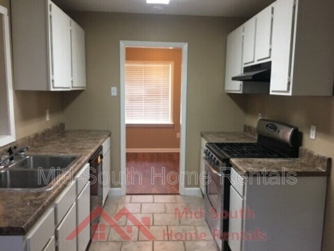Building Photo - 4806 Violet Ave