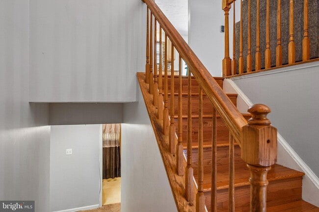 Building Photo - 7039 Heather Dr