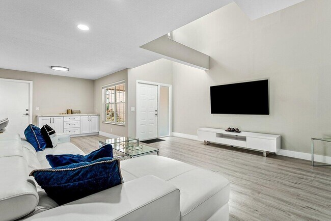Building Photo - 5292 Buckhead Cir