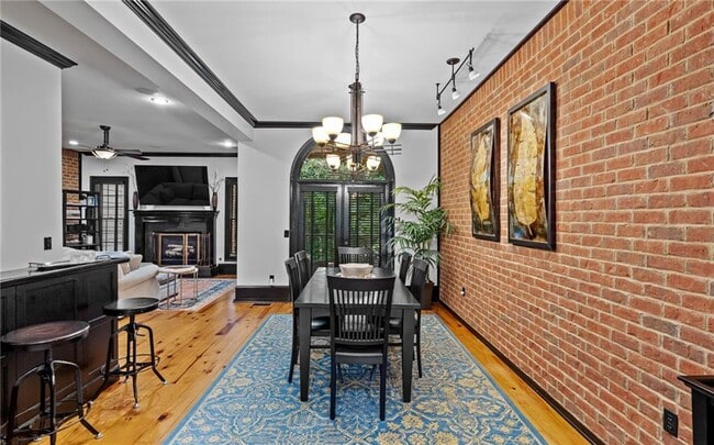 Building Photo - 5512 Glenridge Dr