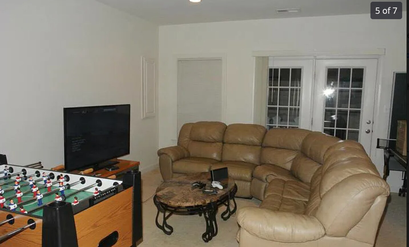 Building Photo - 4066 Finsbury Ln