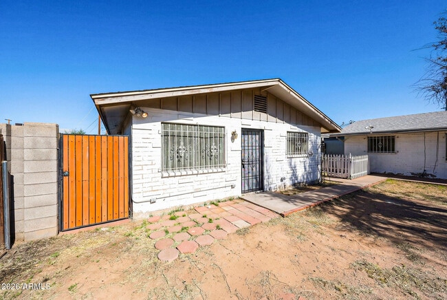 Building Photo - 2226 W Heatherbrae Dr