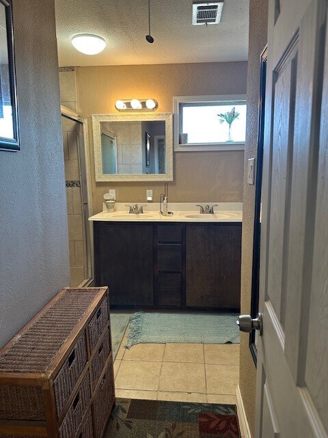 Building Photo - 6380 Green Meadow Dr