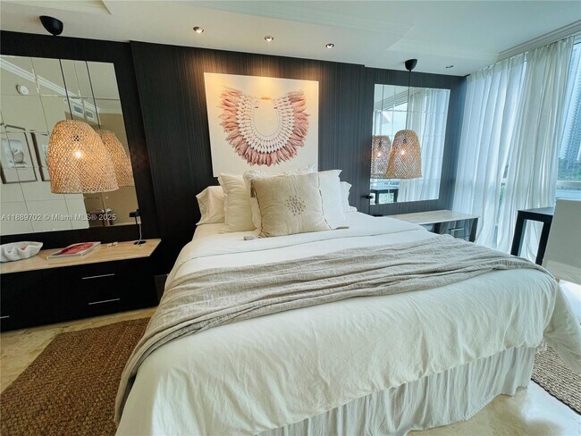 Building Photo - 16400 Collins Ave