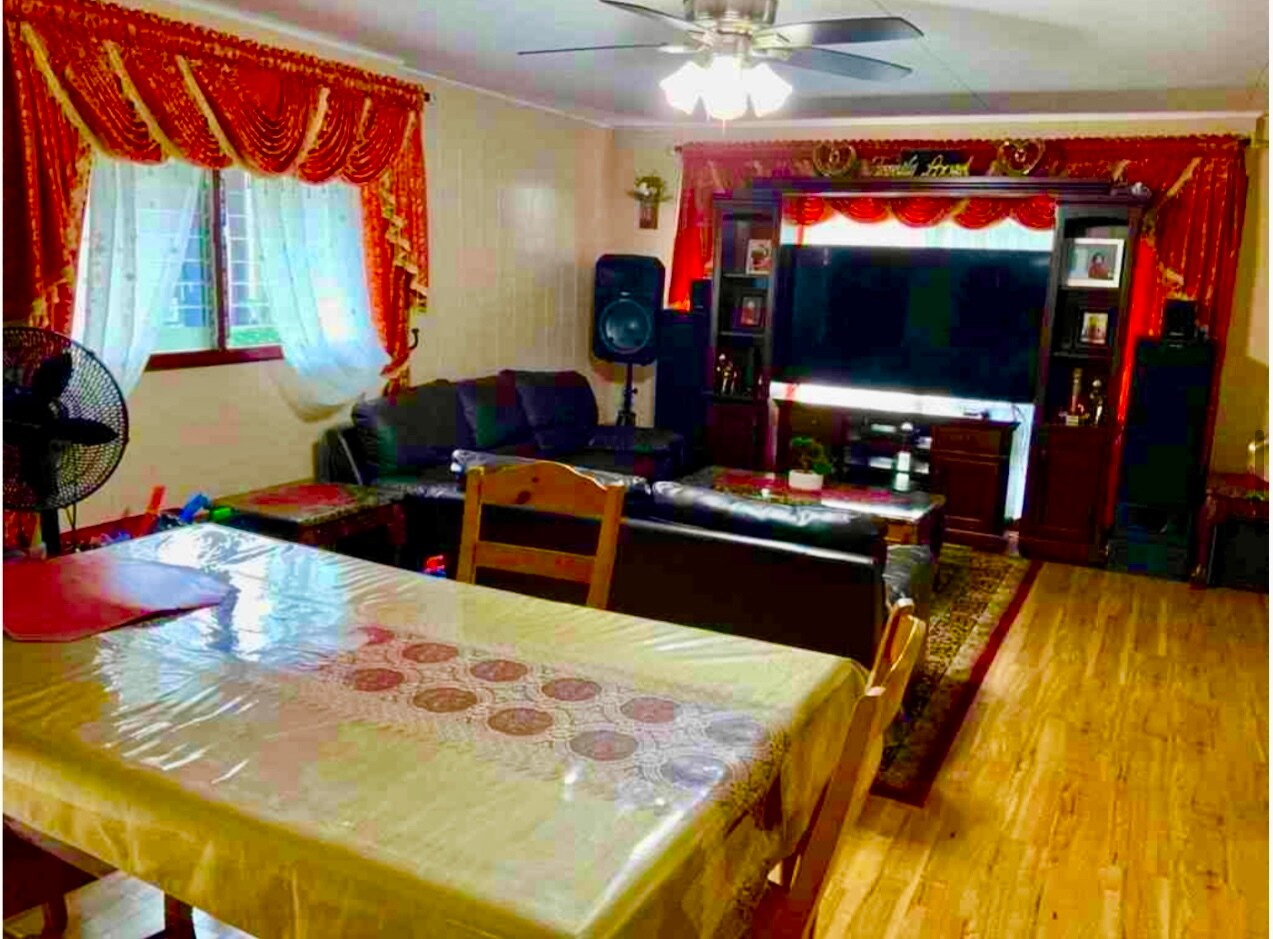 Building Photo - 2668 Kalihi St