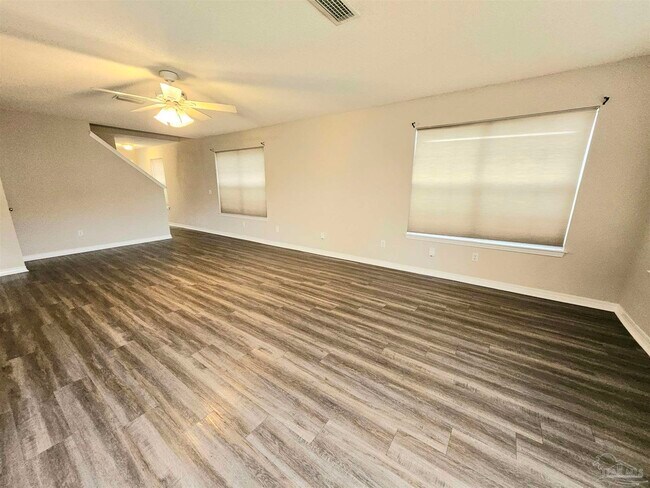 Building Photo - 3331 Two Sisters Wy