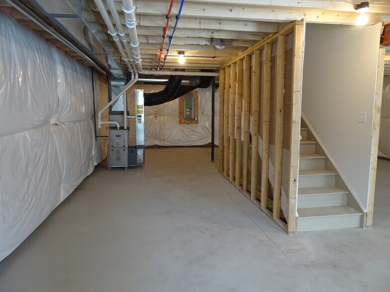 Building Photo - 185 Sandstone Cir