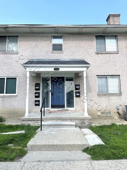 Primary Photo - 22148 Dante St