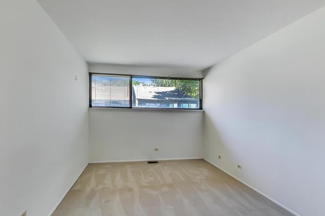 Building Photo - 827 S Racine Ave
