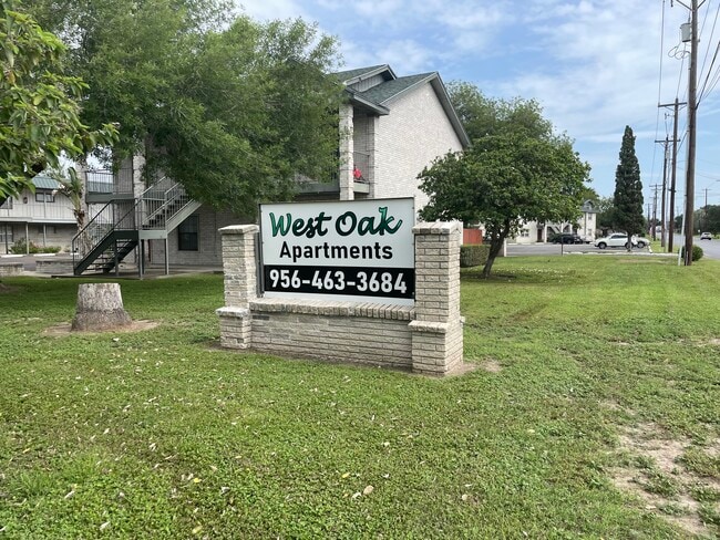 Building Photo - West Oak Apartments