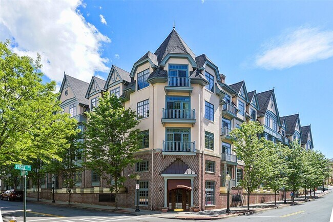 Building Photo - 55 1st St