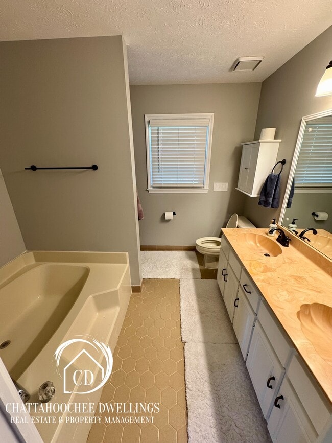 Building Photo - 5936 Manassas Dr