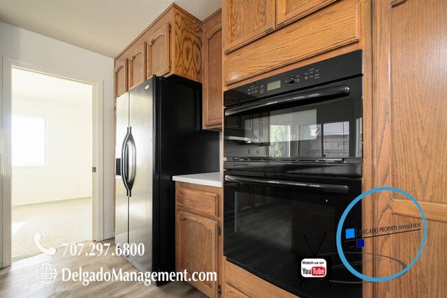 Building Photo - Gorgeous Glen Cove 4 bedroom home.