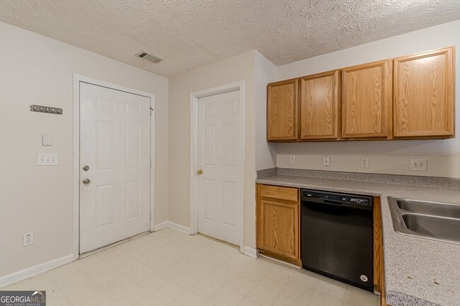 Building Photo - 3757 Harvest Dr