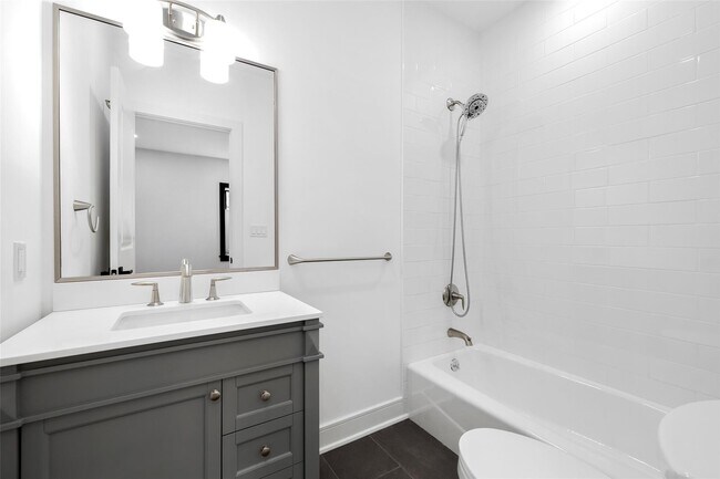 Building Photo - 62 Cedar Pl
