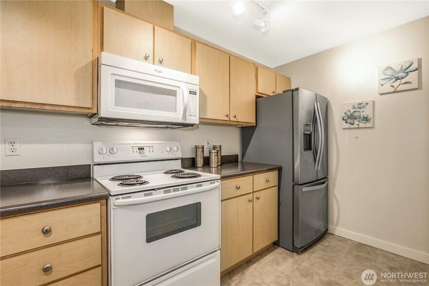 Building Photo - 13301 SE 79th Pl