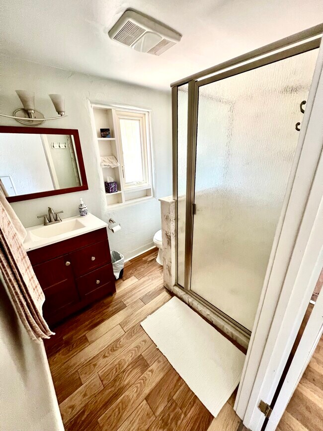 Building Photo - 120 Arno St SE