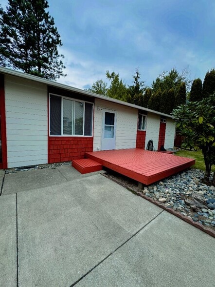 backyard - 3108 Orleans St