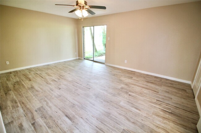 Building Photo - 612 E Castle Harbour Dr