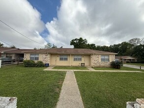 Building Photo - Pensacola - 2 Bedroom, 1 Bathroom - lawn care included