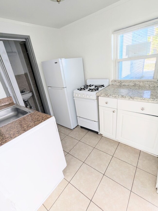 Building Photo - 309 Eastwood Ln