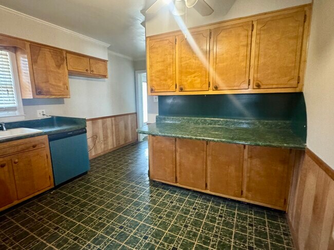 Building Photo - 318 Leola Dr