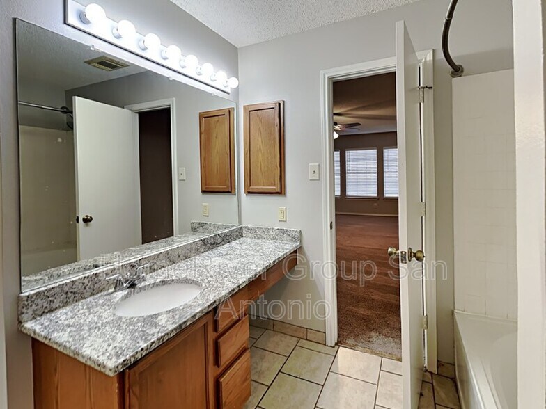 Building Photo - 18542 Brigantine Creek