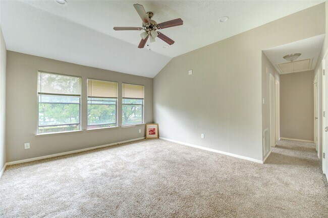 Building Photo - 15403 Meadow Village Dr