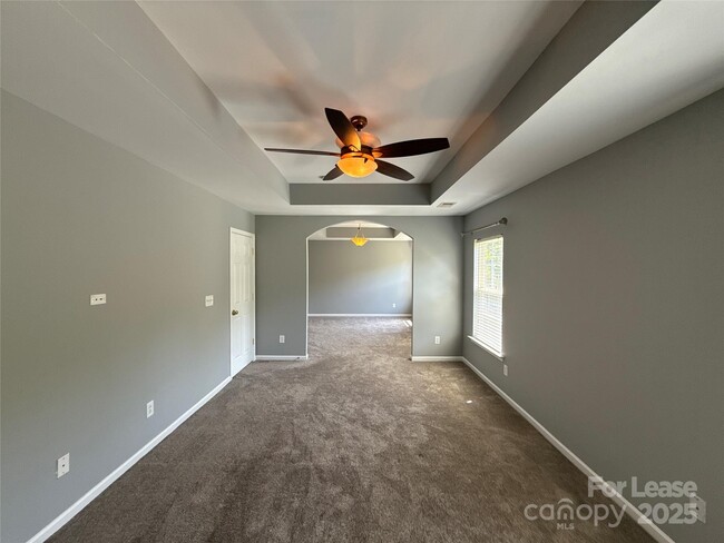 Building Photo - 4819 Abercromby St