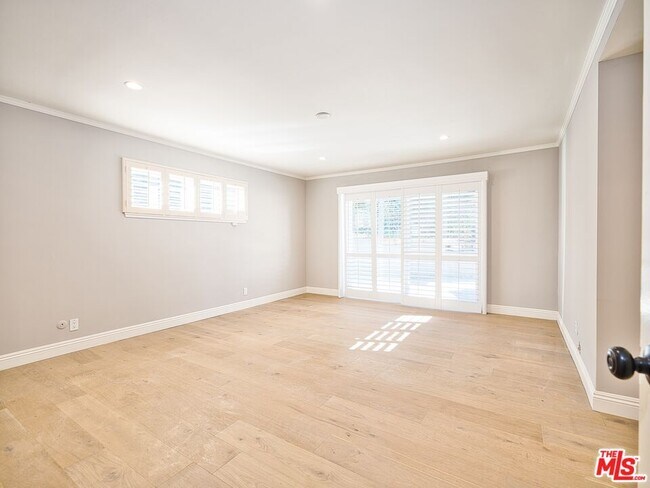 Building Photo - 4863 Don Juan Pl