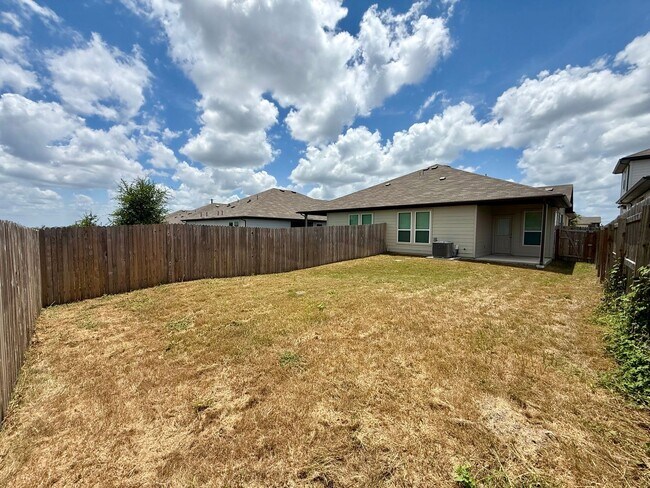 Building Photo - 391-395 Nespral