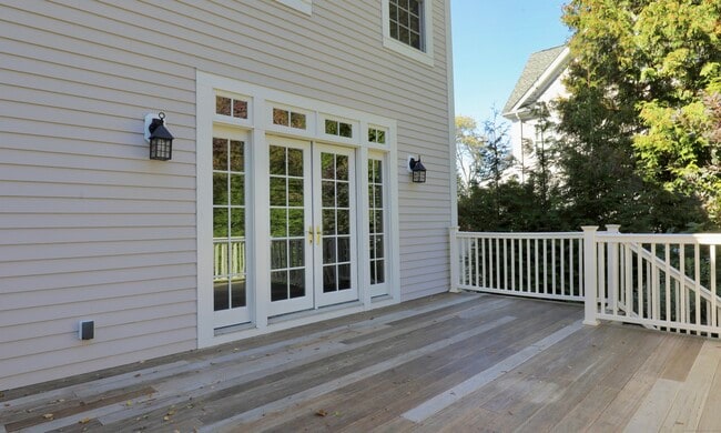 Building Photo - 59 Crescent Rd