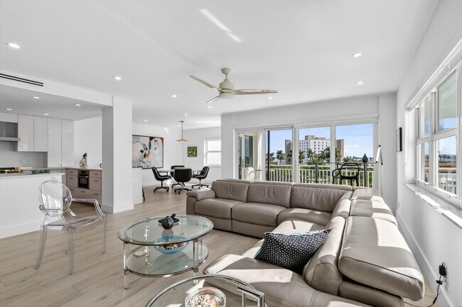 Building Photo - 1000 Lowry St