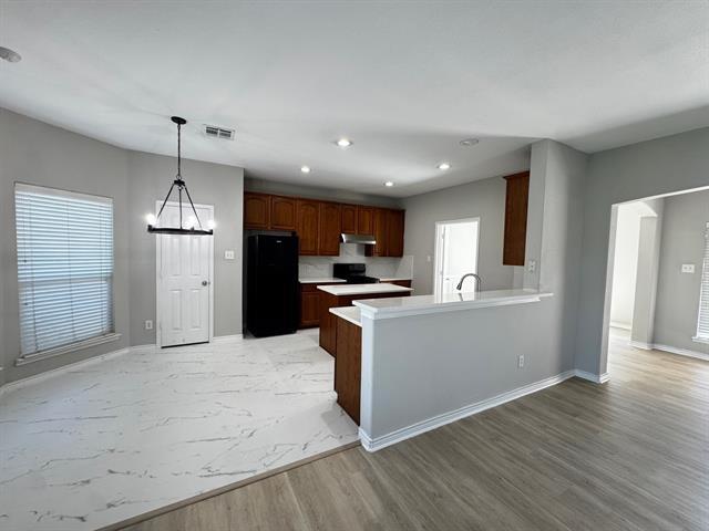 Building Photo - 9520 Water Tree Dr