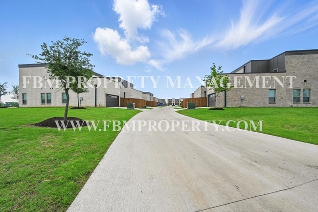 Building Photo - 2128 Layla Dr