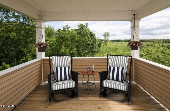 Building Photo - 15 Clarice Ln