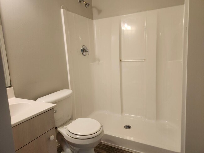 Building Photo - 2 Bedroom with Den 2 Bath 1 Car Garage Duplex In Cape Coral
