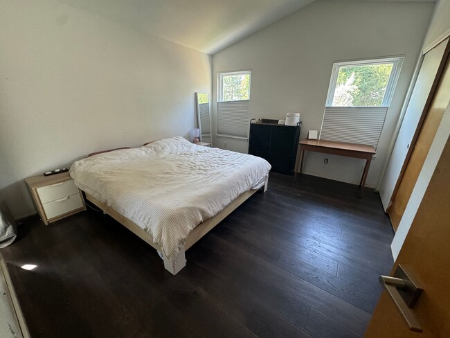 Building Photo - Stunning Home Near Waneka Lake with Modern Upgrades