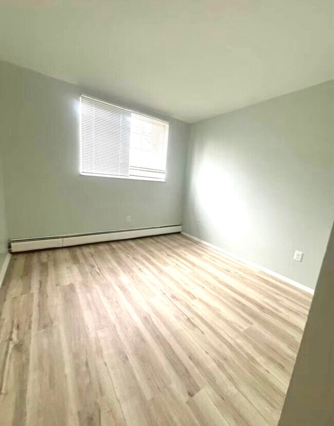 Building Photo - 2969 Four Towers Dr