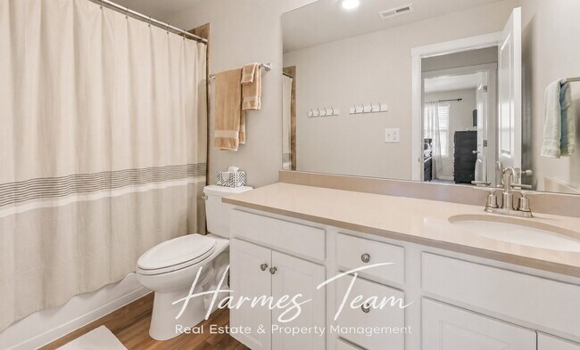 Building Photo - Beautiful 5 Bedroom Home in the Trails of Aspen Ridge