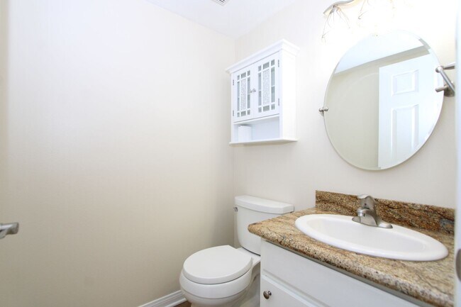 Building Photo - Two-Story 3-Bedroom Condo in Redlands!