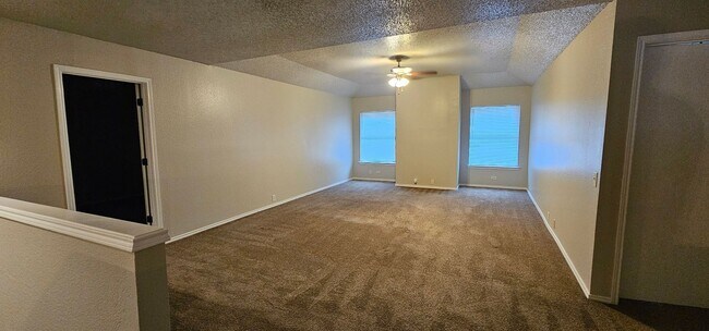 Building Photo - Spacious 2-story on a Quiet Cul-de-Sac